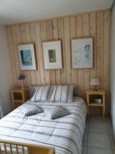 House with private pool near the sea