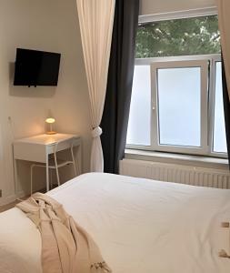 Comfortable studio 10 min from Midi Station and 15 min from Brussels center