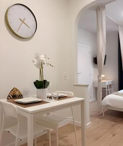 Comfortable studio 10 min from Midi Station and 15 min from Brussels center