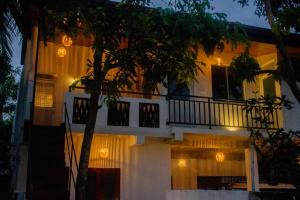 Double G Motel - 3hvězdičkové hotely ve městě Weligama