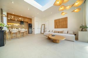 Ardhana 1 - Chic Villa by the Sea