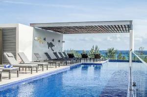 Private Pool Penthouse, Gym, 5-min 5th Av & Beach