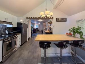 Le Blue Moon Spa, Fireplace & Near Ski Trails