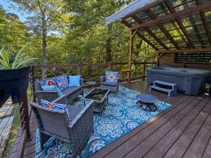 Le Blue Moon Spa, Fireplace & Near Ski Trails