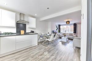 Cosy 3BR Home Newcastle Home City Centre - Parking