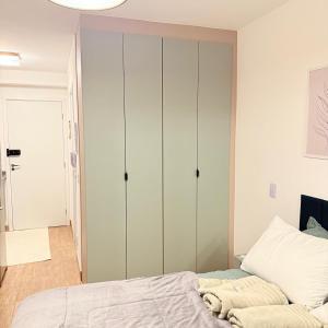 64NV Studio Liberdade SP 300 m Metro Japao, acomoda ate 03 pessoas