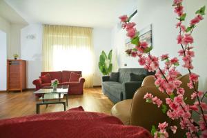 LADELI - Como - grande appartamento con parcheggio, nefltix, giardino, terrazzo