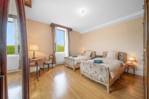 Burgundian house near vines and Beaune