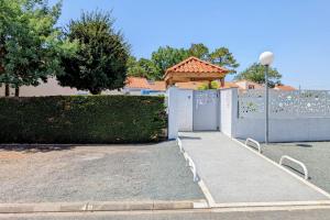 Superb Vacation House With Garden And Terrace