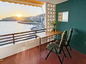 Beach Front Apartment Patalavaca- Endless Ocean View