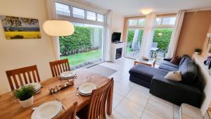 Ferienwohnung "Baltic Sunrise" mit Garten an der Ostseeküste