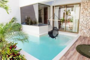 Huge 10BR Luxury Villa complex with Private Pool & Serene Setting