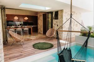 Huge 10BR Luxury Villa complex with Private Pool & Serene Setting