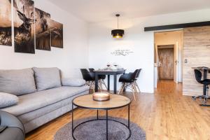 Holiday&Stay, Pool, Massagesessel, 85Zoll TV, Küche