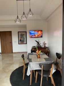 Sunny Corner Apartment