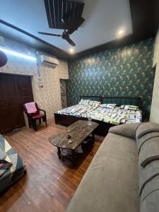 Shree Durga Paying Guest House