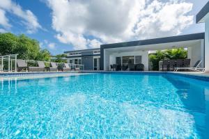 AC in Living Room, Infinity, Pool Luxury