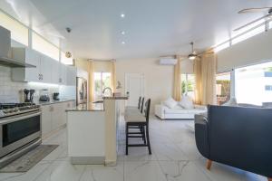 AC in Living Room, Infinity, Pool Luxury