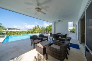 AC in Living Room, Infinity, Pool Luxury