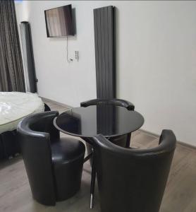 LUX HOT TUB IN BEST TOWEr