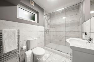 Luxury 5BR - Reading Centre - Monthly Stays - Parking