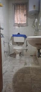 1BHK Central Shimla Boutique Attic Duplex home with valley view for family, Solo Traveler and apt for work from hills