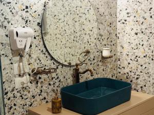 Wujoud - 5 Bedroom Apartment