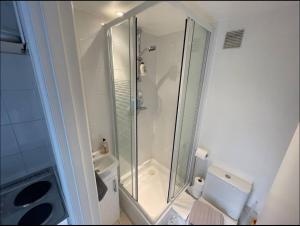 Central and Spacious first floor flat