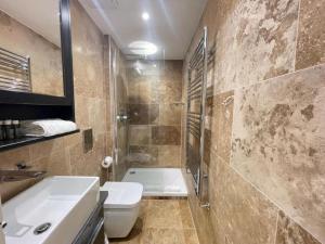 Kensington 2 Bed Apartment