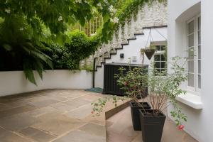 Kensington 2 Bed Apartment