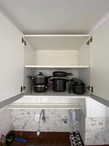 APARTAMENTO COMPLETO NO CORAÇÃO DO GONZAGA 300m DA PRAIA