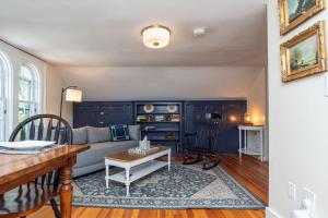 Quintessential New England loft next to Brown