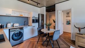 The Bridgewater collection 411