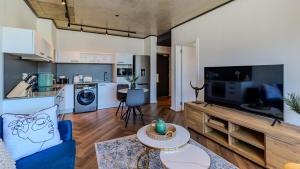 The Bridgewater collection 411