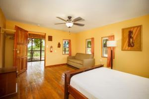 Carmelita River Cabins