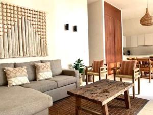 Charming 2BR Ground Floor with Private Pool