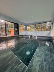 Avala Villa With Indoor Pool & Spa