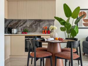 Qoople Legend A - Stylish accommodation by the sea