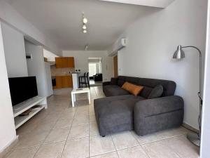 Spacious City Center - Suite 203