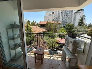 Spacious City Center - Suite 203