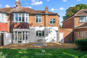 Luxury 6-Bed Ensuite - Sleeps 12 - Reading Centre - Monthly Stays - Driveway Parking