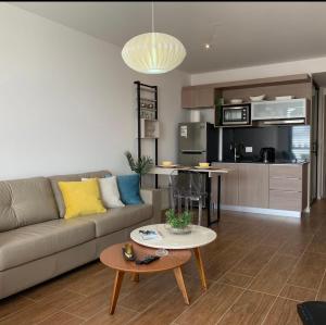 Studio moderno en equipetrol