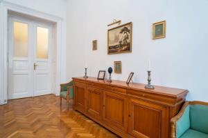 Cozy and Large in downtown