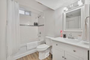 Chic and Bright 1BR Apt with Free Wifi and Parking