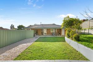 Nature lovers stay in Kelmscott