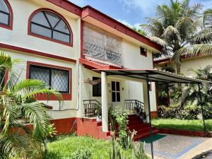 The Greendoor Villa - Beach House , 400 mtr beach