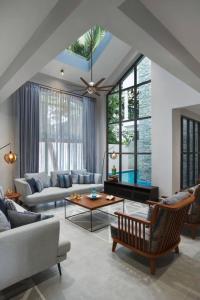 The Greendoor Villa - Morjimer, with Private Pool