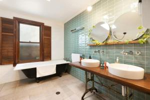 Historic Inner-West Oasis Close to Newtown