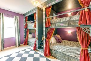 Themed Rooms, Pool and More! Custom Davenport Villa