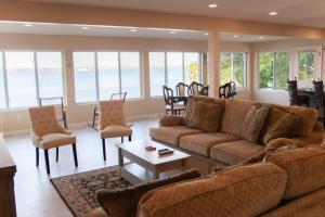 Lakeside Landing Dock Fire Pit and Boat Rental